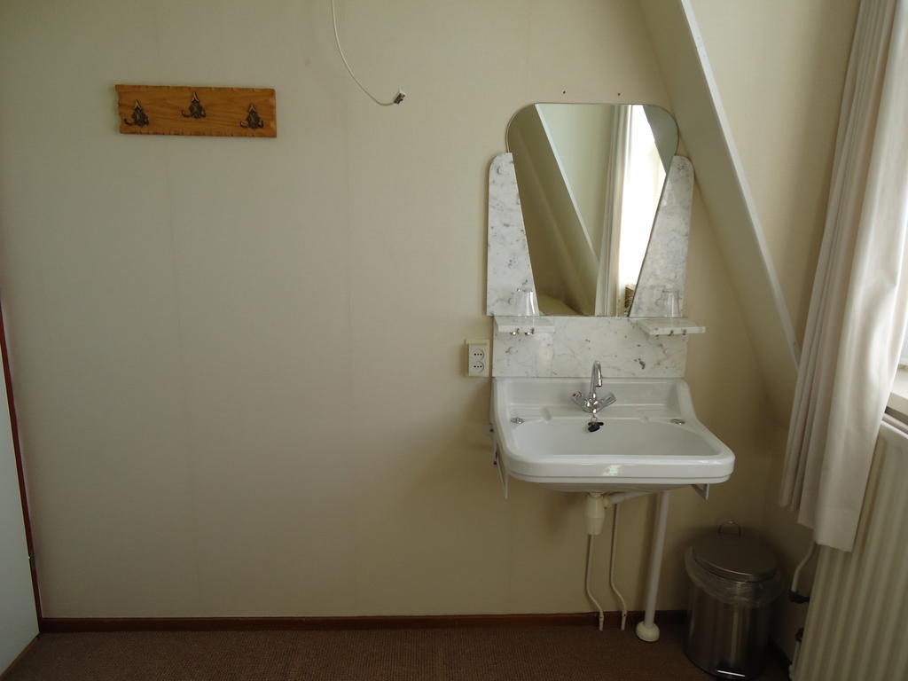 Hotel "De Steenen Man" Zurich Стая снимка